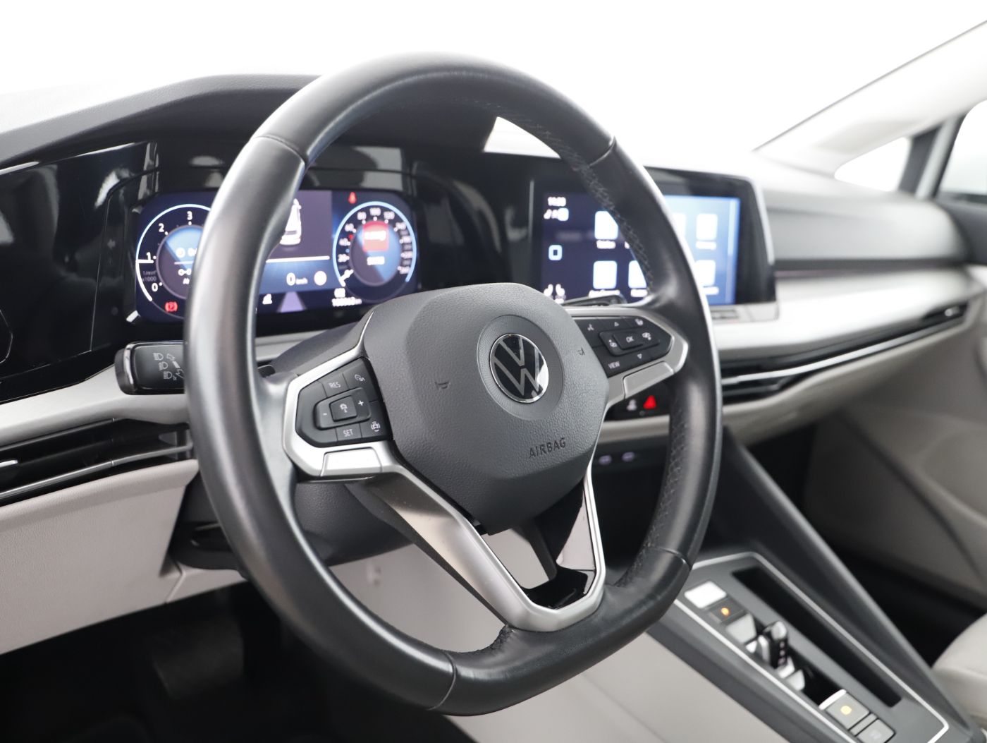 VW Golf VIII Var. 2.0 TDI DSG | Bild 12 von 25