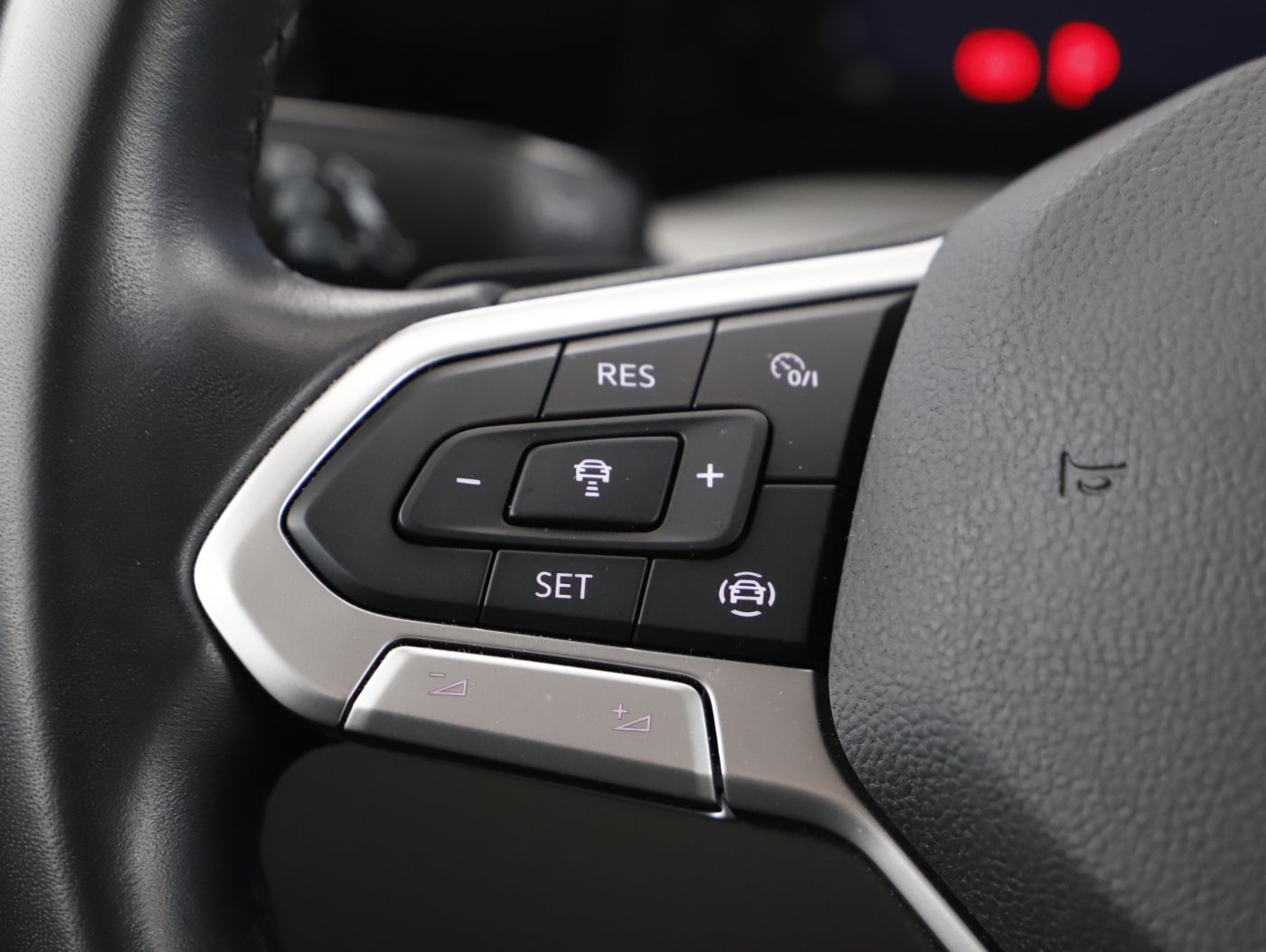 VW Golf VIII Var. 2.0 TDI DSG | Bild 14 von 25