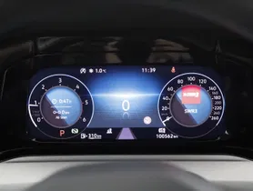 VW Golf VIII Var. 2.0 TDI DSG | Thumbnail 13 von 25
