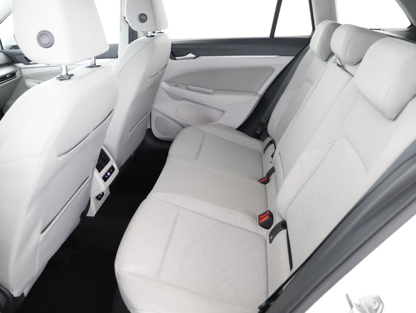 VW Golf VIII Var. 2.0 TDI DSG | Bild 21 von 25