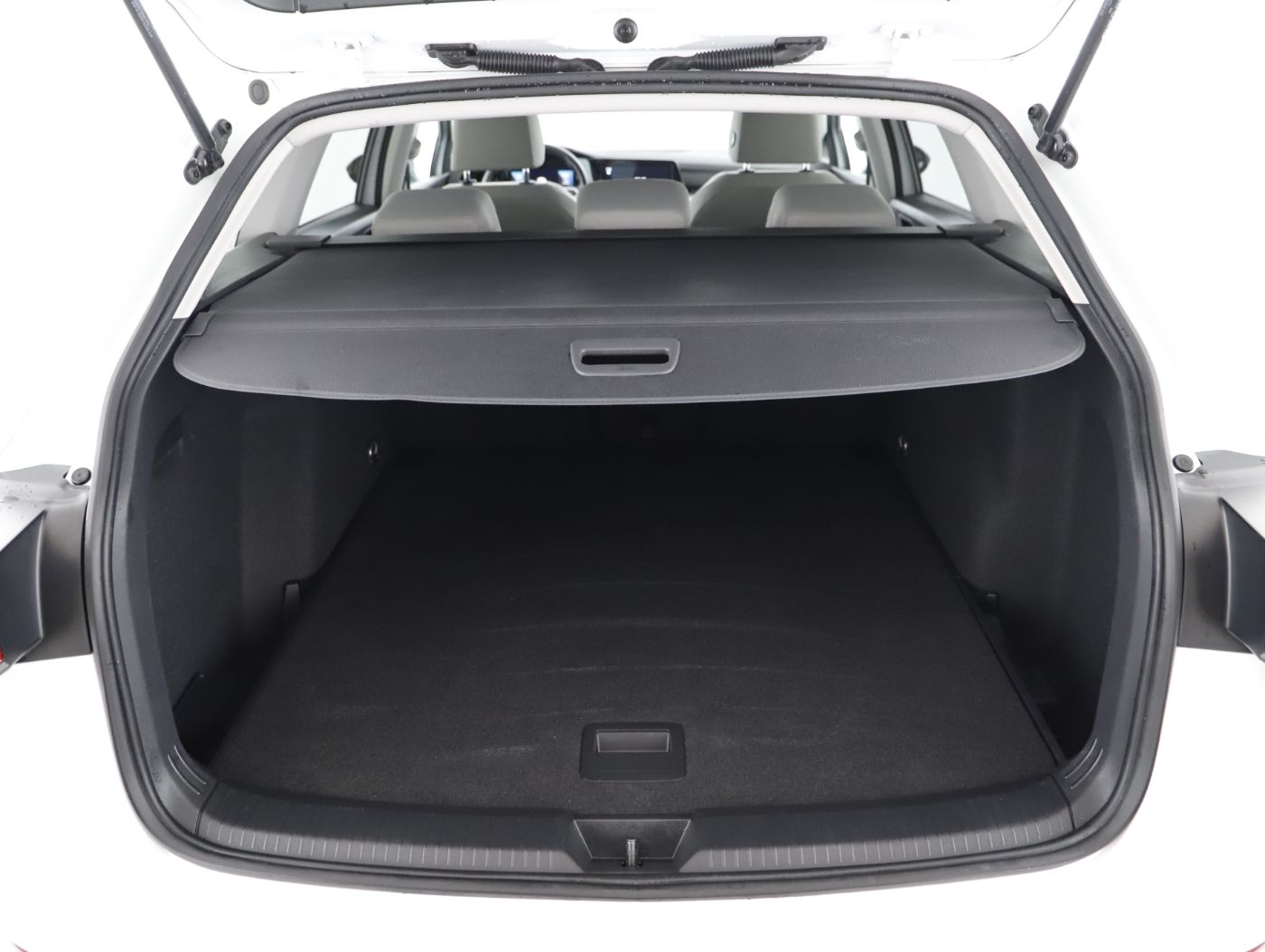 VW Golf VIII Var. 2.0 TDI DSG | Bild 22 von 25