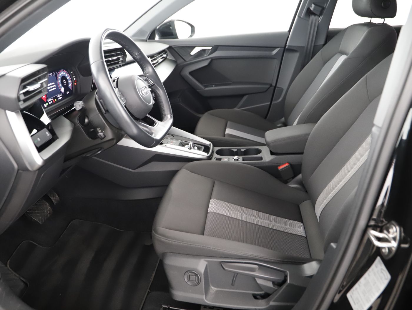 Audi A3 Sportback 35 TDI advanced | Bild 10 von 24