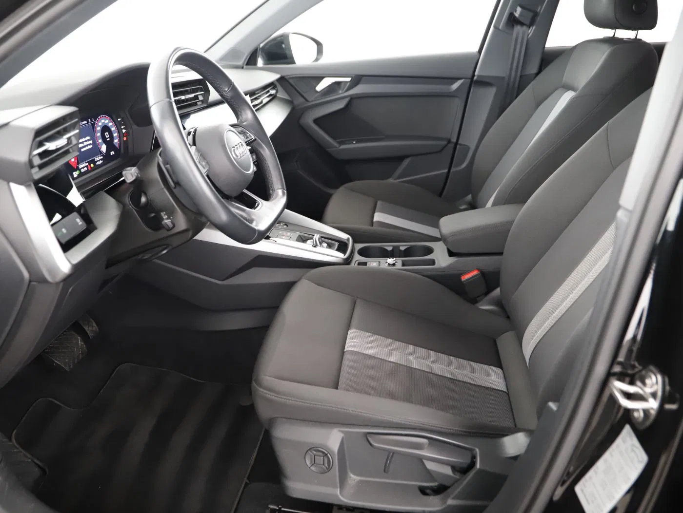 Audi A3 Sportback 35 TDI advanced | Bild 10 von 24