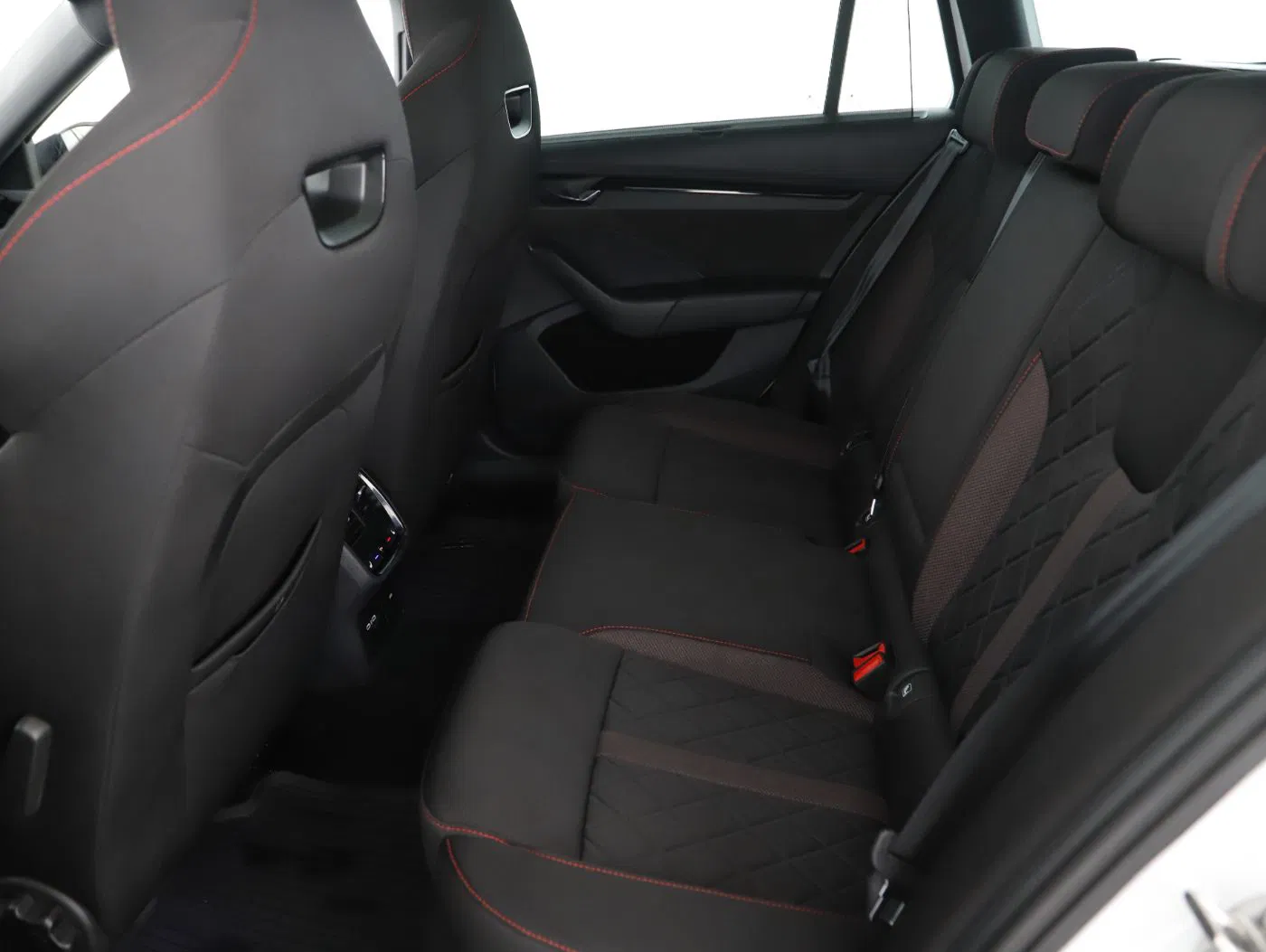 Skoda Octavia Combi RS iV DSG | Bild 18 von 20