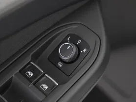VW Golf VIII 2.0 TDI Life | Thumbnail 9 von 24