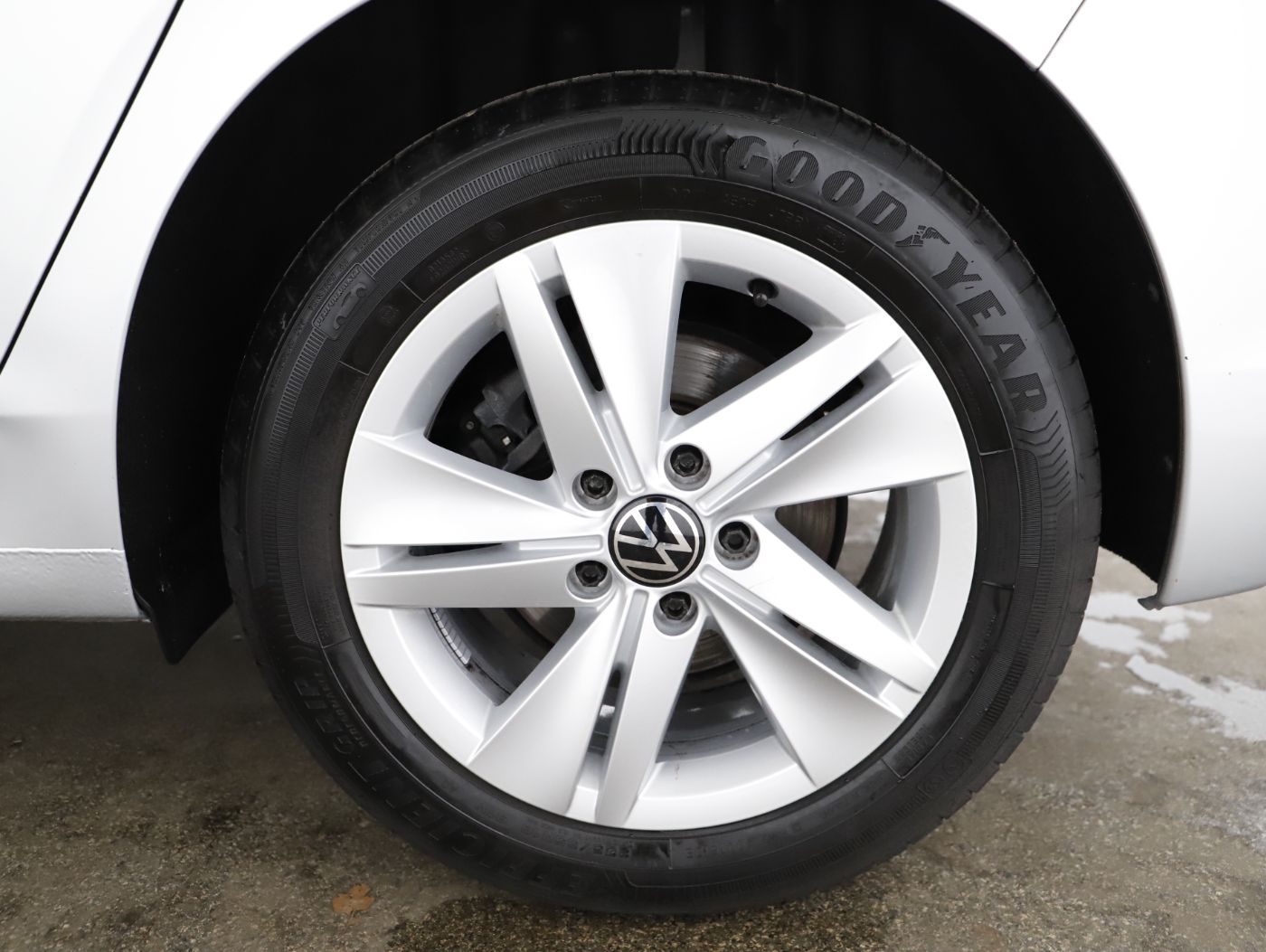 VW Golf VIII 2.0 TDI Life | Bild 7 von 24