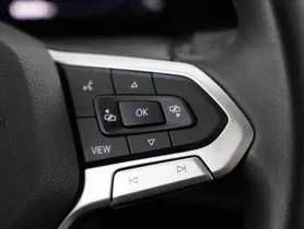 VW Golf VIII 2.0 TDI Life | Thumbnail 16 von 24