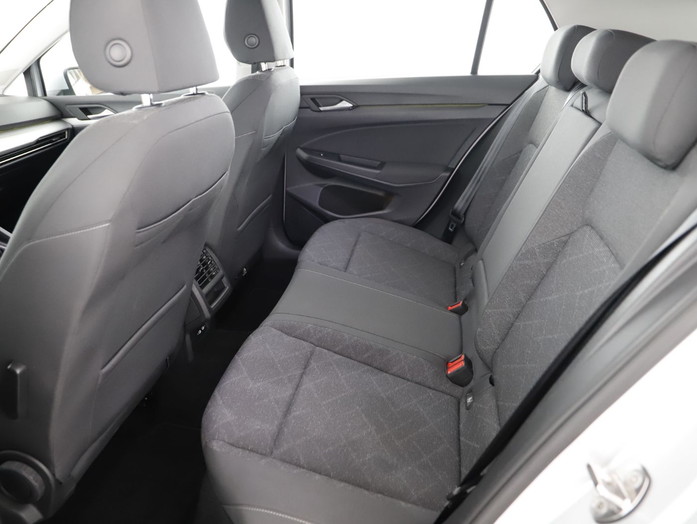 VW Golf VIII 2.0 TDI Life | Bild 22 von 24