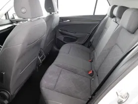 VW Golf VIII 2.0 TDI Life | Thumbnail 22 von 24