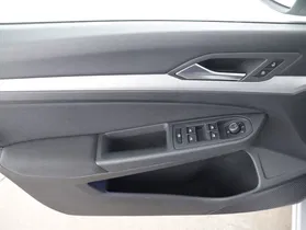 VW Golf VIII 2.0 TDI Life | Thumbnail 11 von 27
