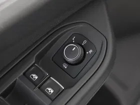 VW Golf VIII 2.0 TDI Life | Thumbnail 12 von 27