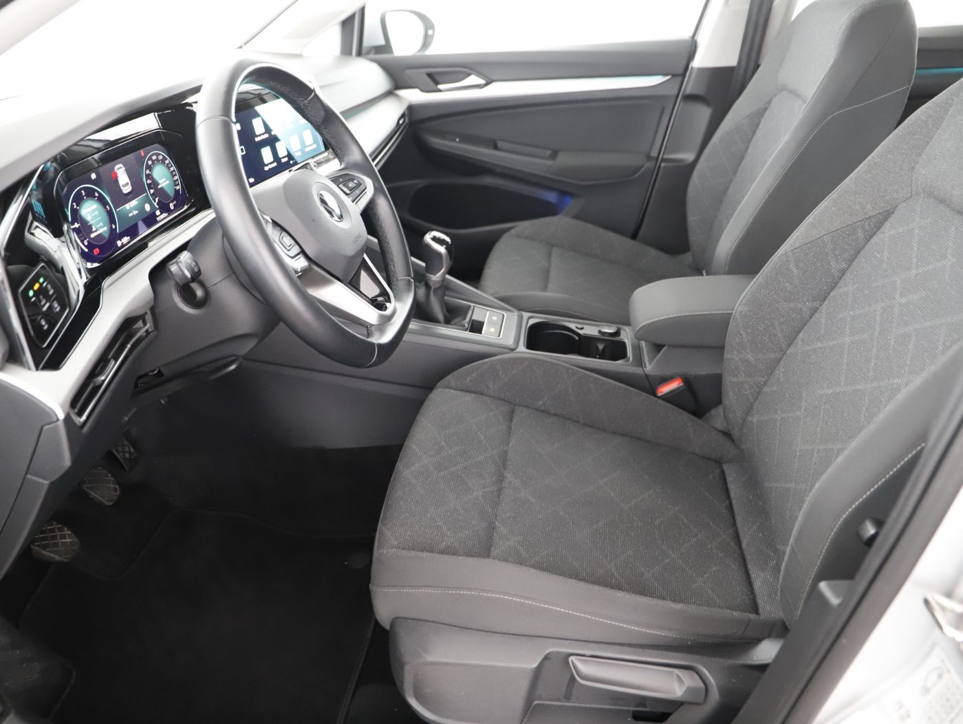 VW Golf VIII 2.0 TDI Life | Bild 16 von 27