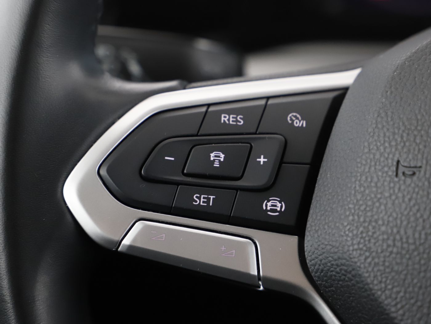 VW Golf VIII 2.0 TDI Life | Bild 17 von 27