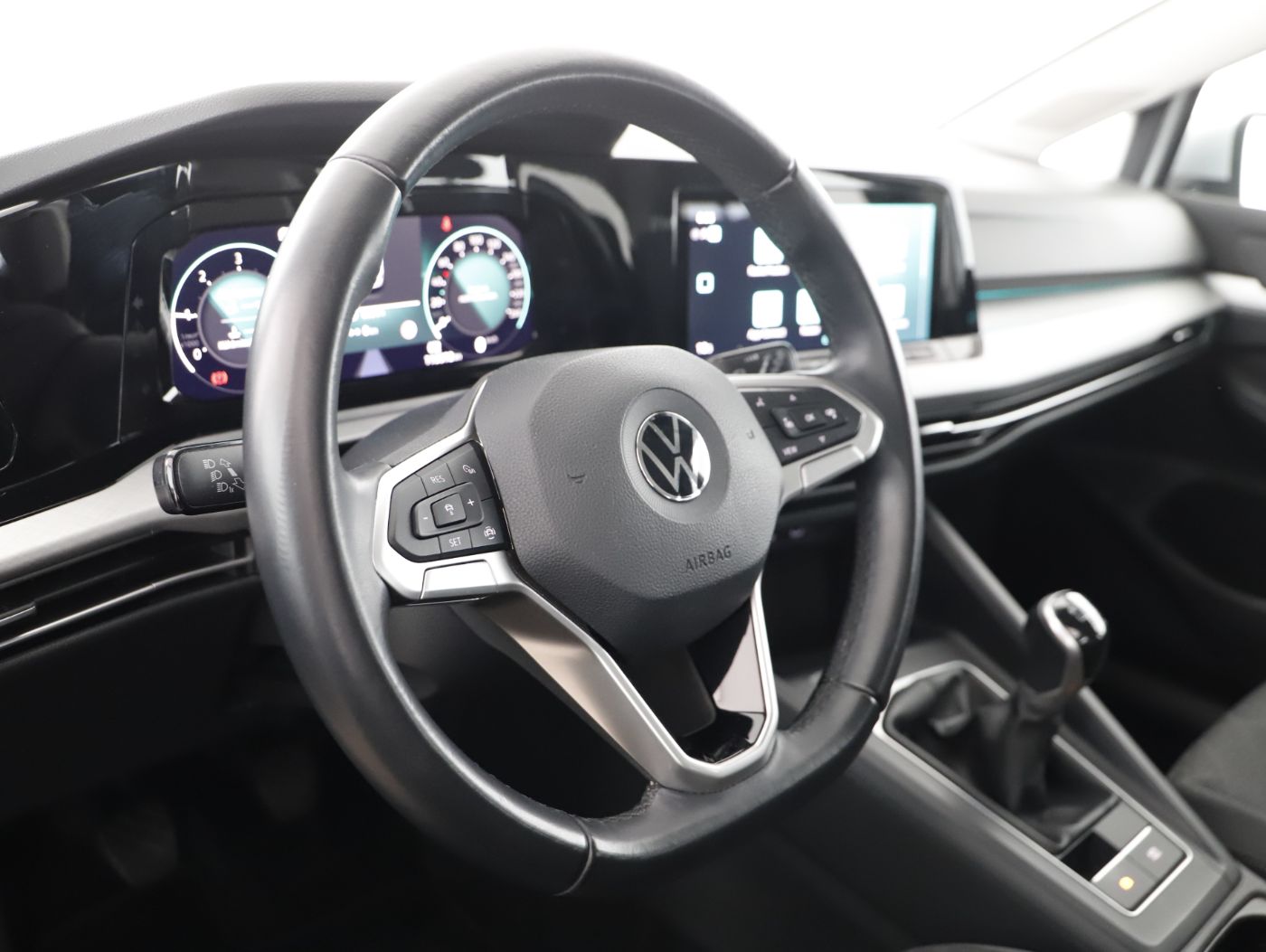 VW Golf VIII 2.0 TDI Life | Bild 18 von 27