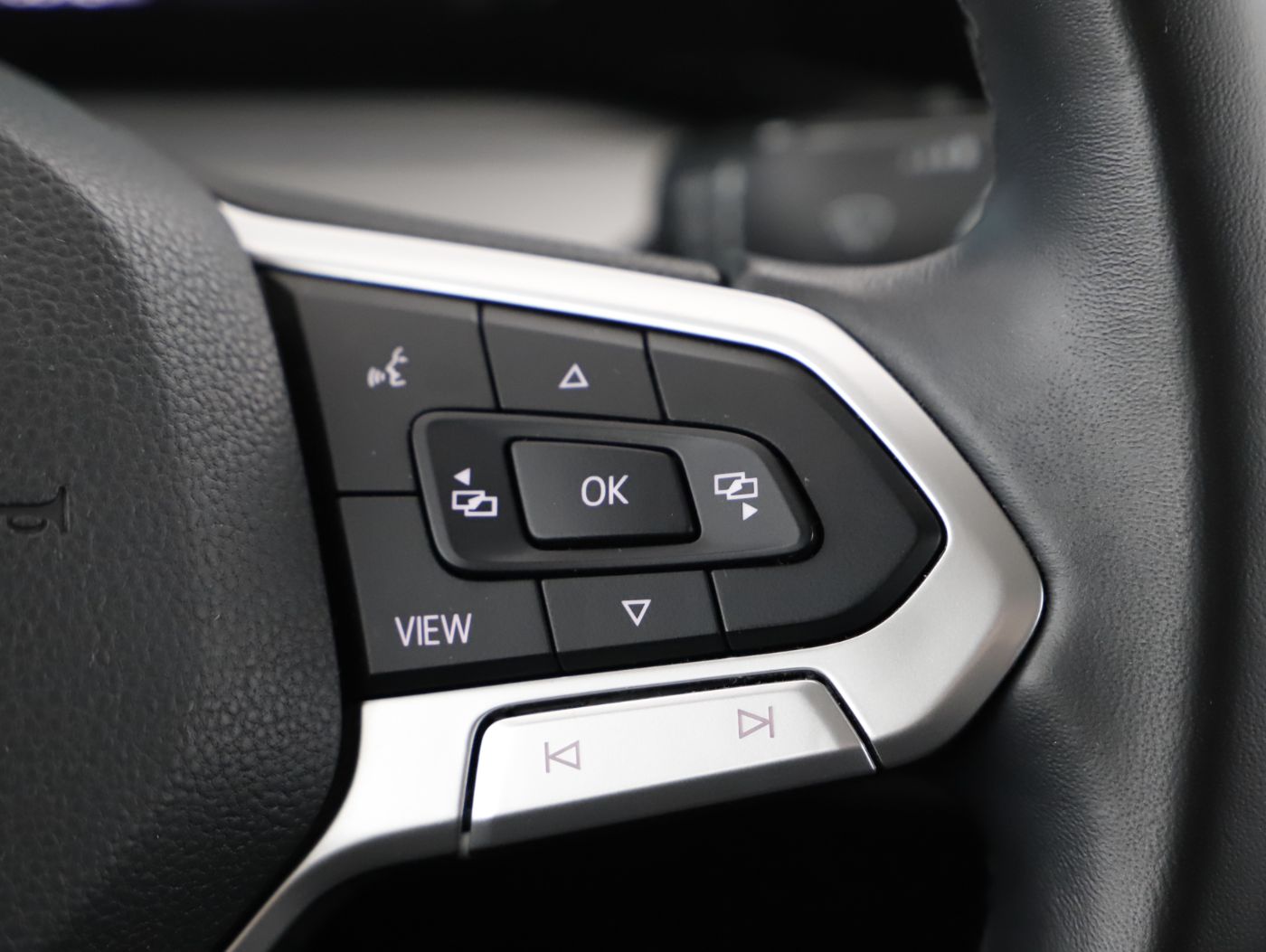 VW Golf VIII 2.0 TDI Life | Bild 19 von 27