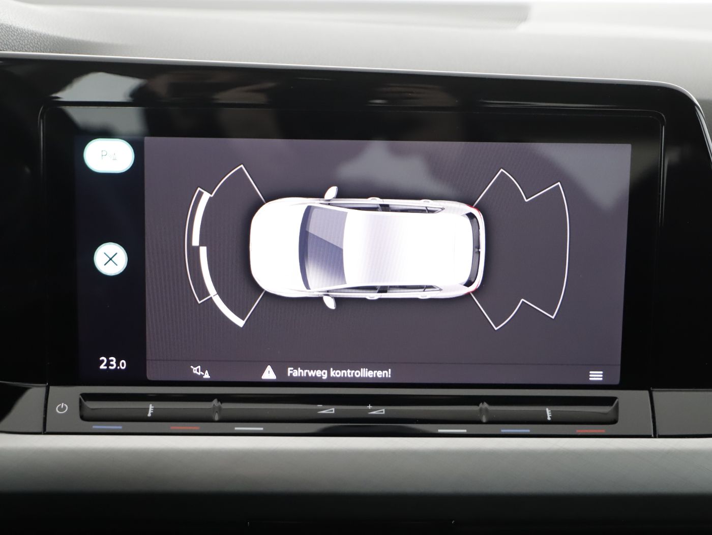 VW Golf VIII 2.0 TDI Life | Bild 20 von 27