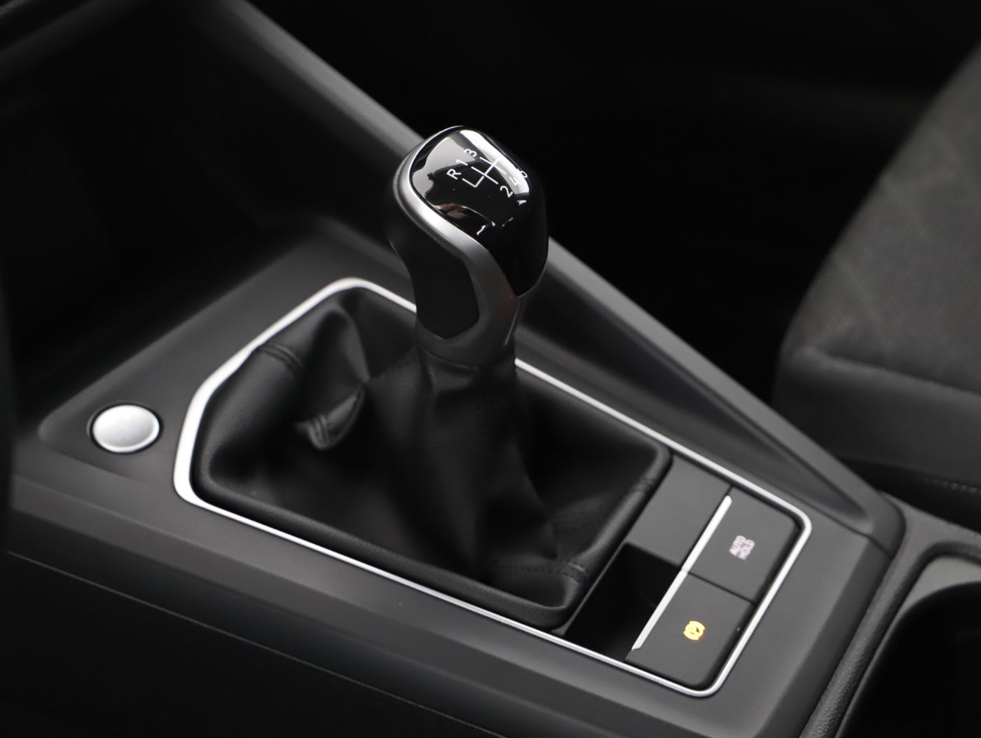 VW Golf VIII 2.0 TDI Life | Bild 23 von 27