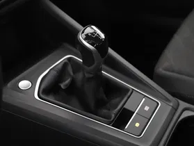VW Golf VIII 2.0 TDI Life | Thumbnail 23 von 27
