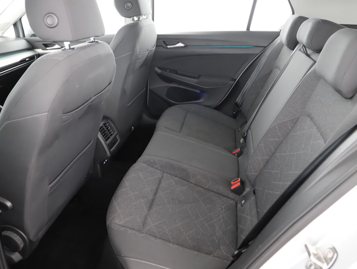 VW Golf VIII 2.0 TDI Life | Bild 25 von 27