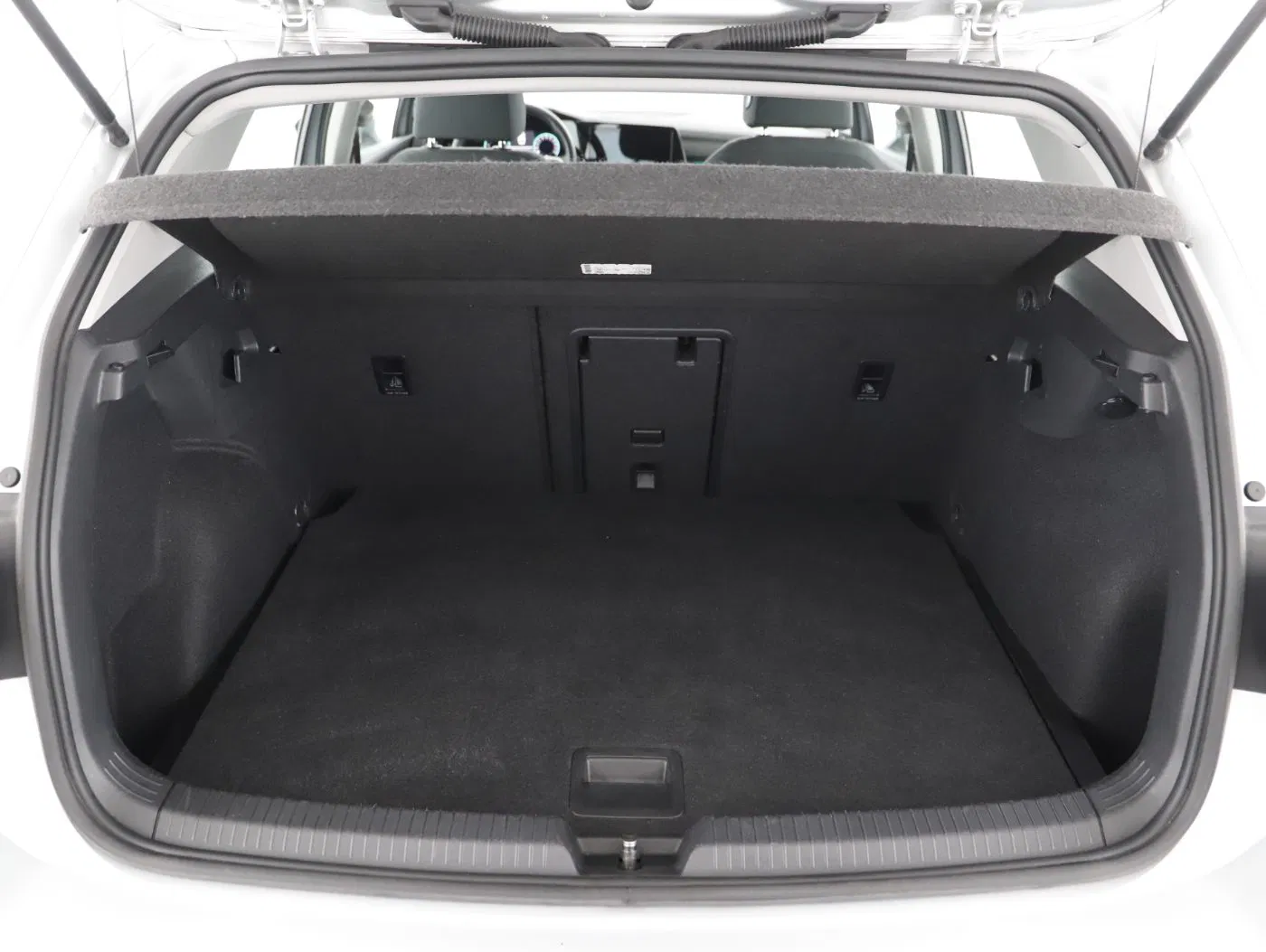 VW Golf VIII 2.0 TDI Life | Bild 27 von 27