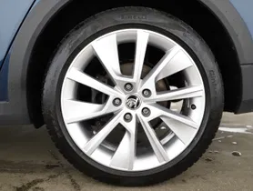 Skoda Octavia Combi 2.0 TDI 4x4 Scout | Thumbnail 6 von 24