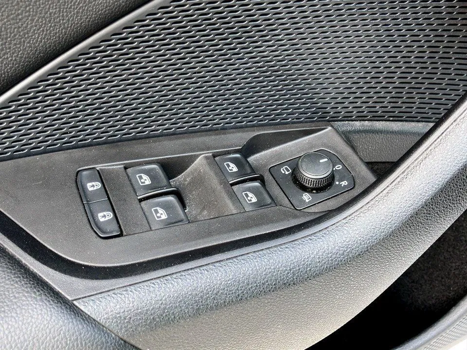 Skoda Octavia Combi 2.0 TDI Ambition | Bild 15 von 21