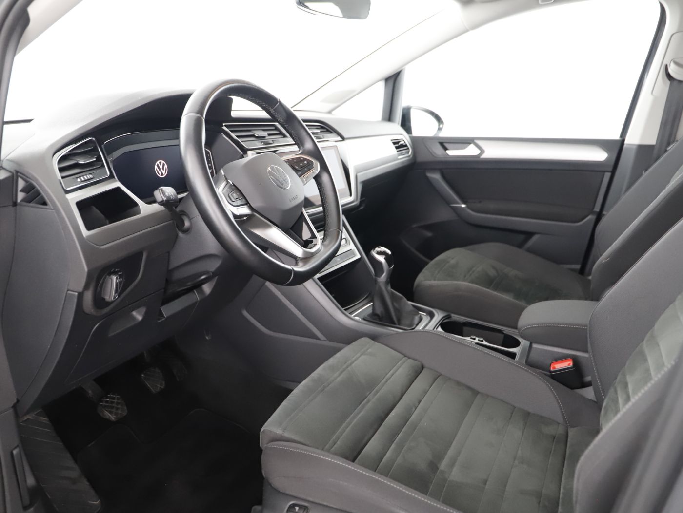 VW Touran 2.0 TDI | Bild 11 von 23