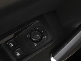 VW Touran 2.0 TDI | Thumbnail 9 von 23