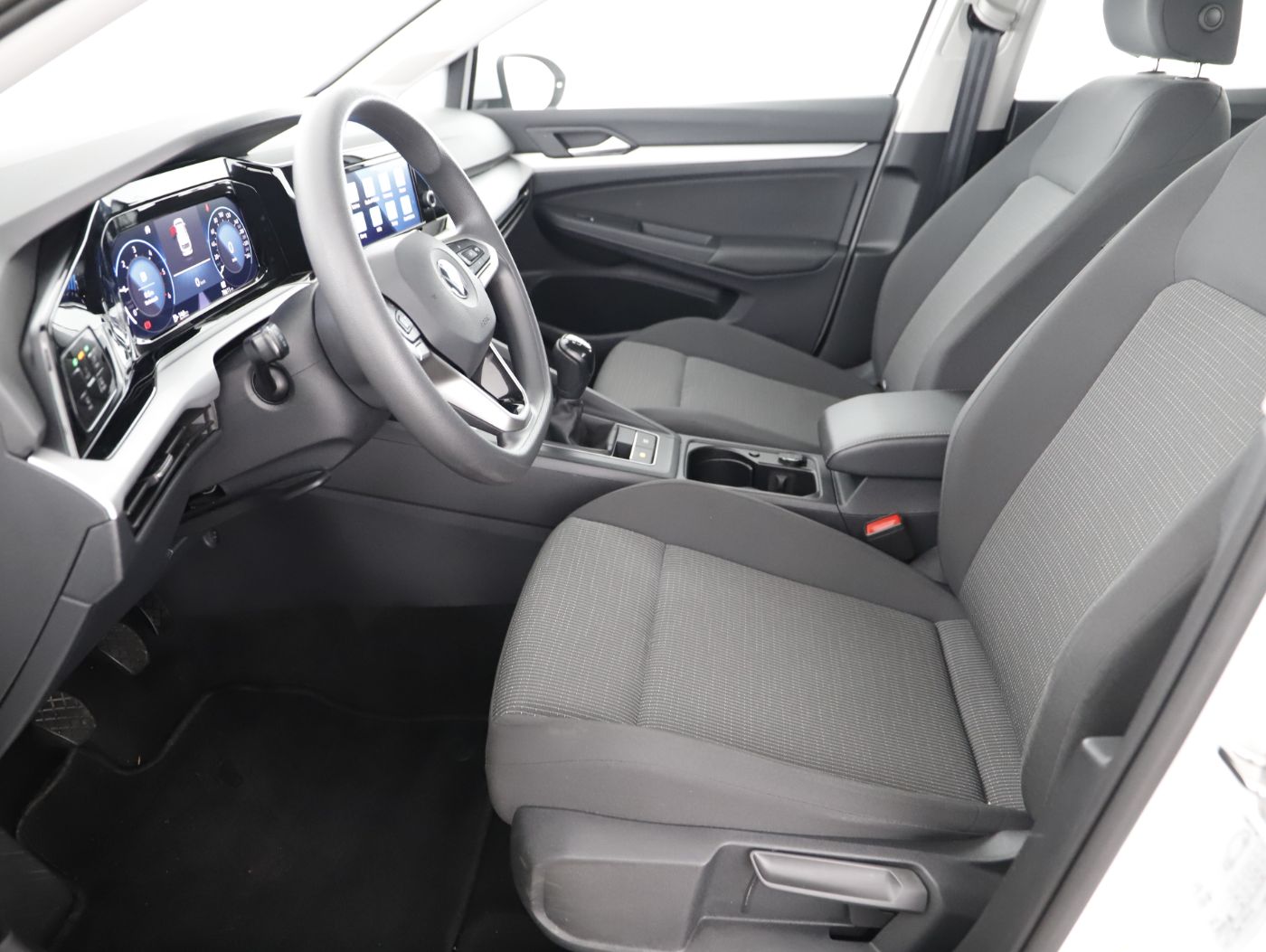 VW Golf VIII Variant 2.0TDI | Bild 11 von 23