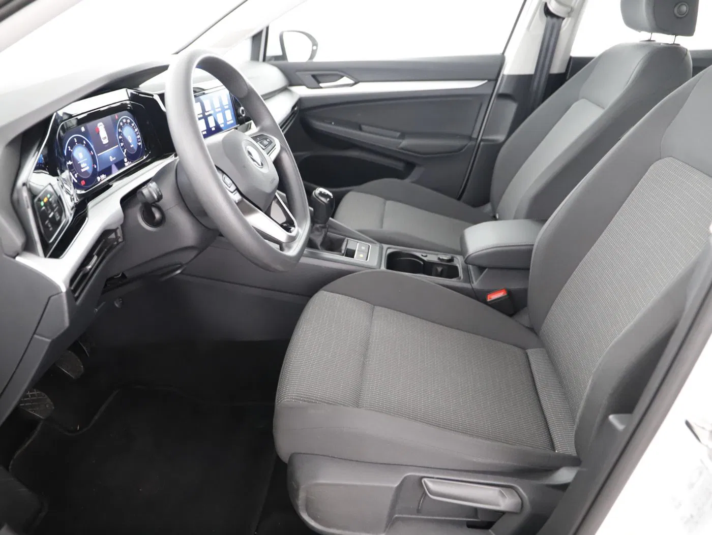 VW Golf VIII Variant 2.0TDI | Bild 11 von 23