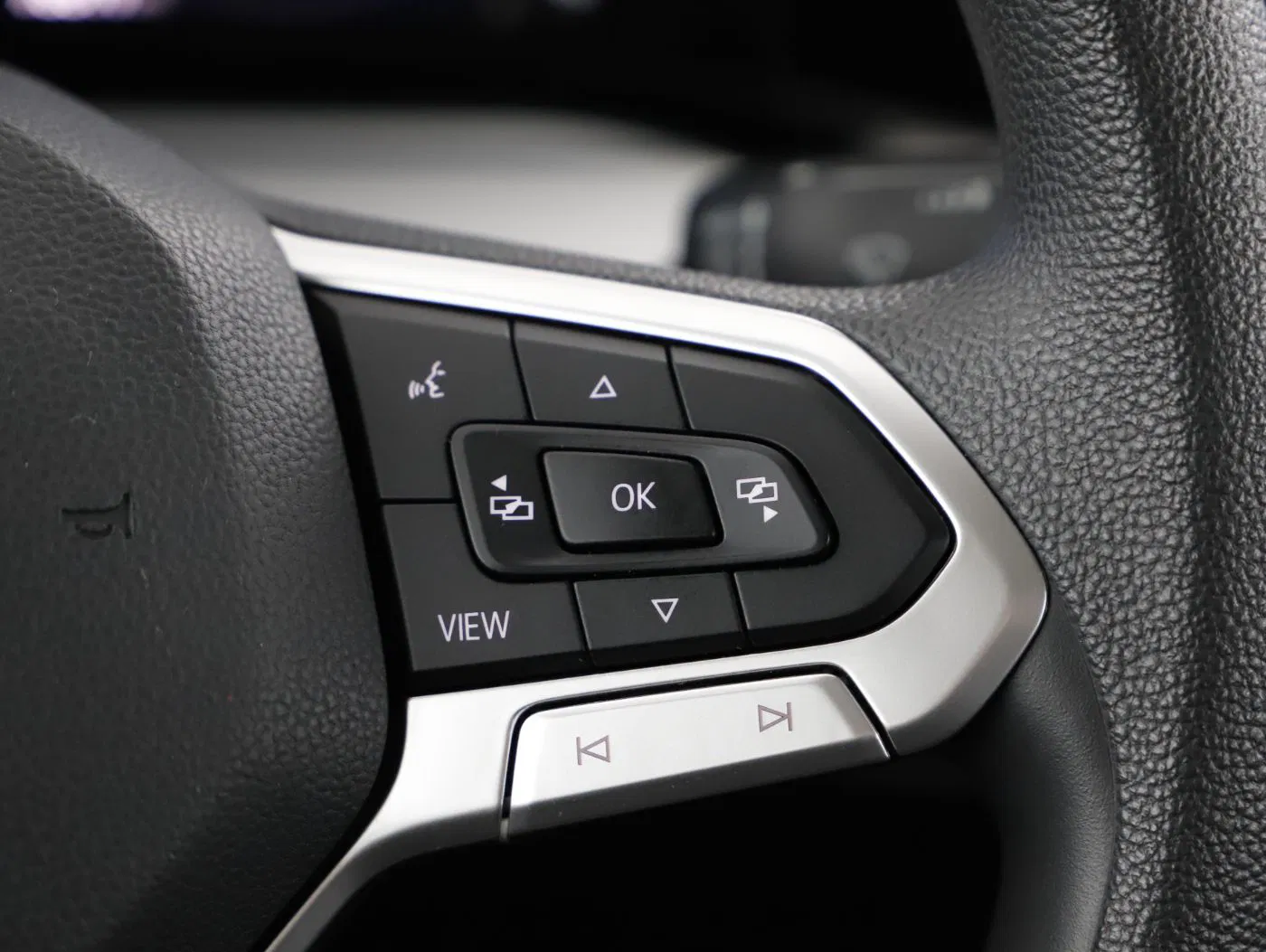 VW Golf VIII Variant 2.0TDI | Bild 16 von 23