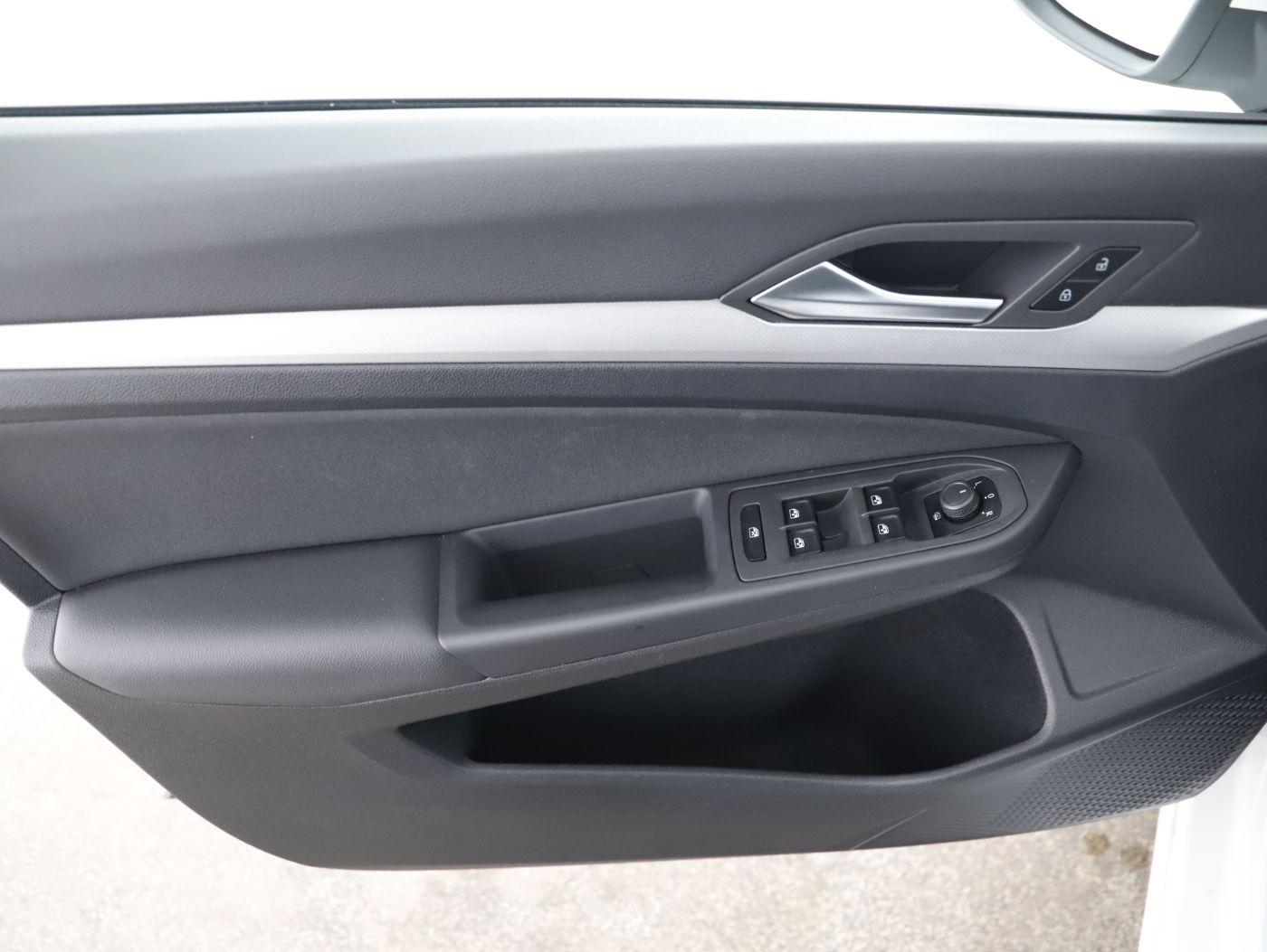 VW Golf VIII Variant 2.0TDI | Bild 8 von 23