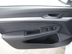 VW Golf VIII Variant 2.0TDI | Thumbnail 8 von 23