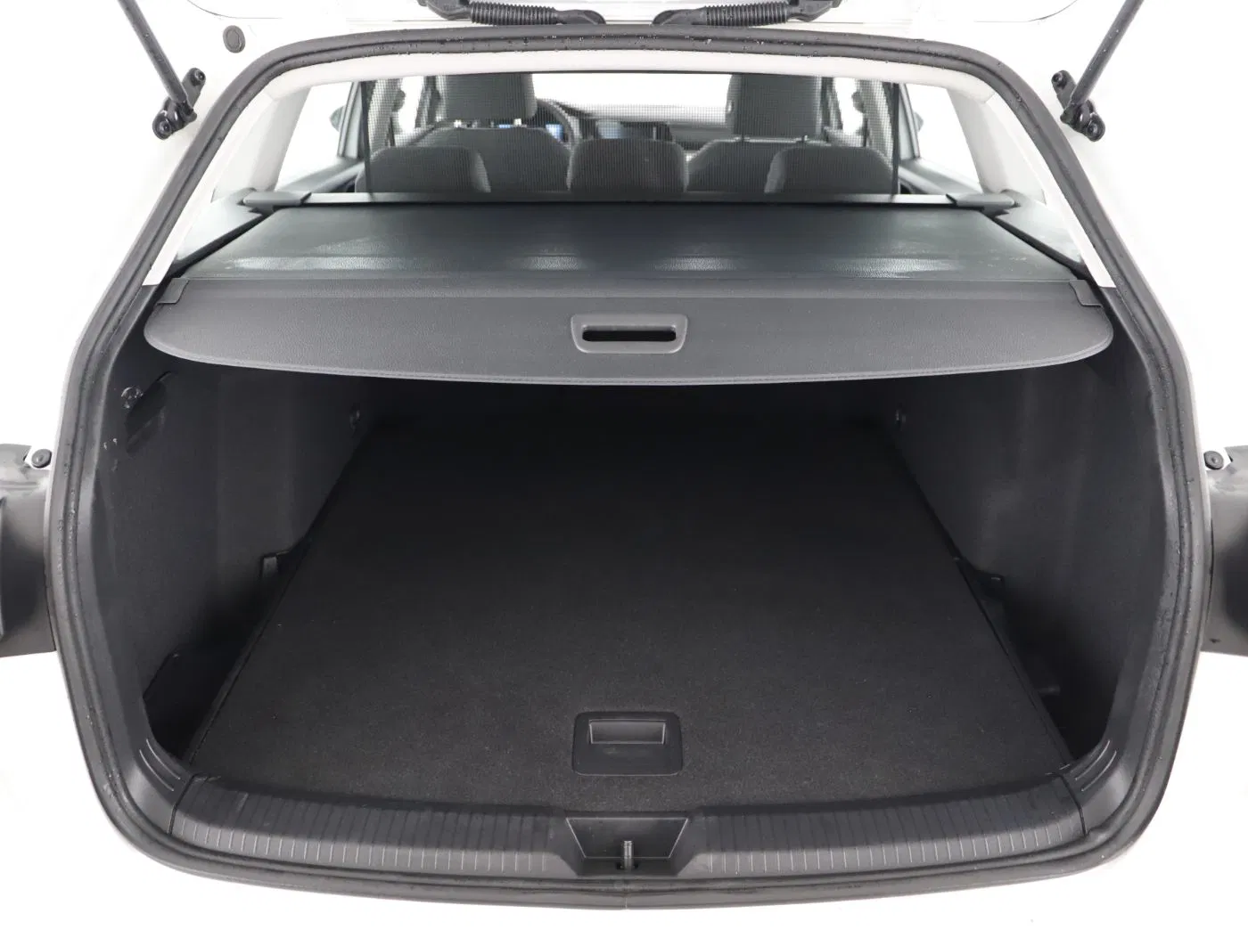 VW Golf VIII Variant 2.0TDI | Bild 23 von 23