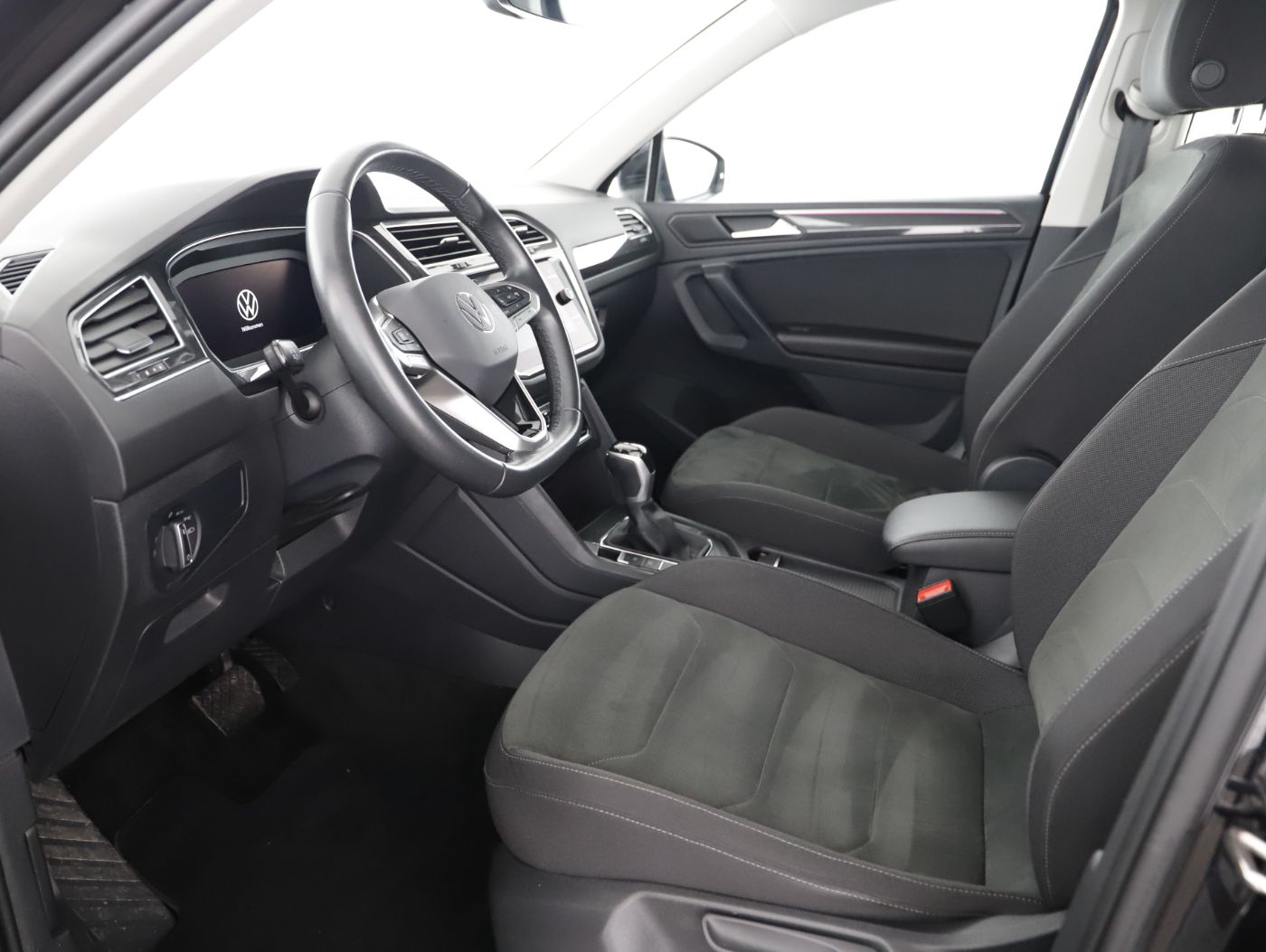 VW Tiguan 2.0 TDI Elegance | Bild 10 von 26
