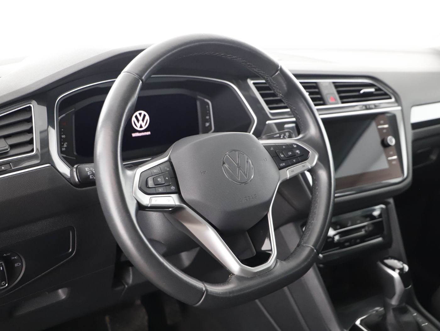 VW Tiguan 2.0 TDI Elegance | Bild 12 von 26