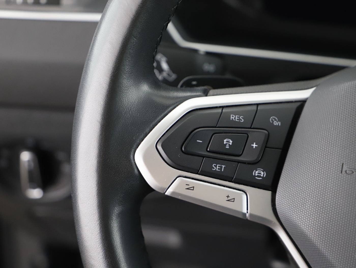 VW Tiguan 2.0 TDI Elegance | Bild 14 von 26