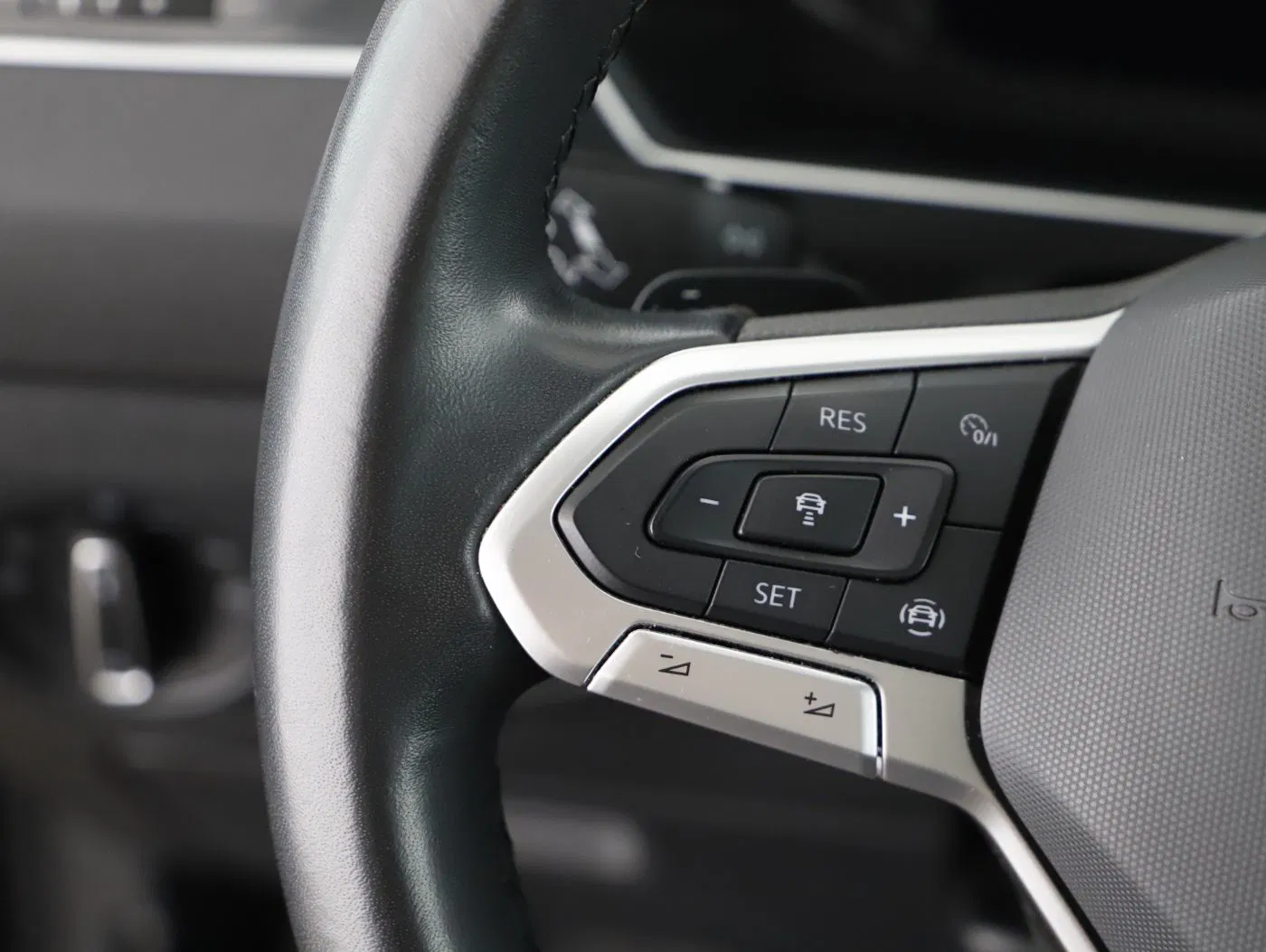 VW Tiguan 2.0 TDI Elegance | Bild 14 von 26