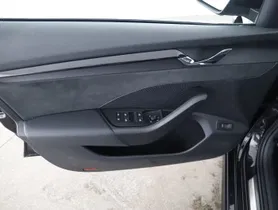 Skoda Octavia Combi RS 2.0 TDI DSG | Thumbnail 7 von 25