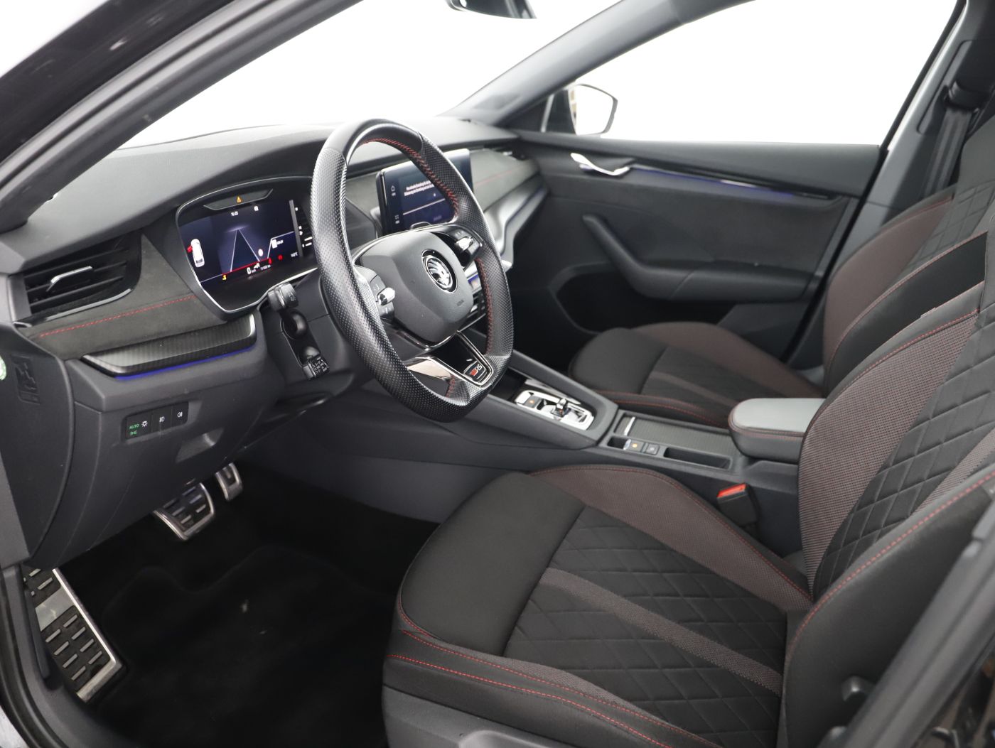 Skoda Octavia Combi RS 2.0 TDI DSG | Bild 10 von 25