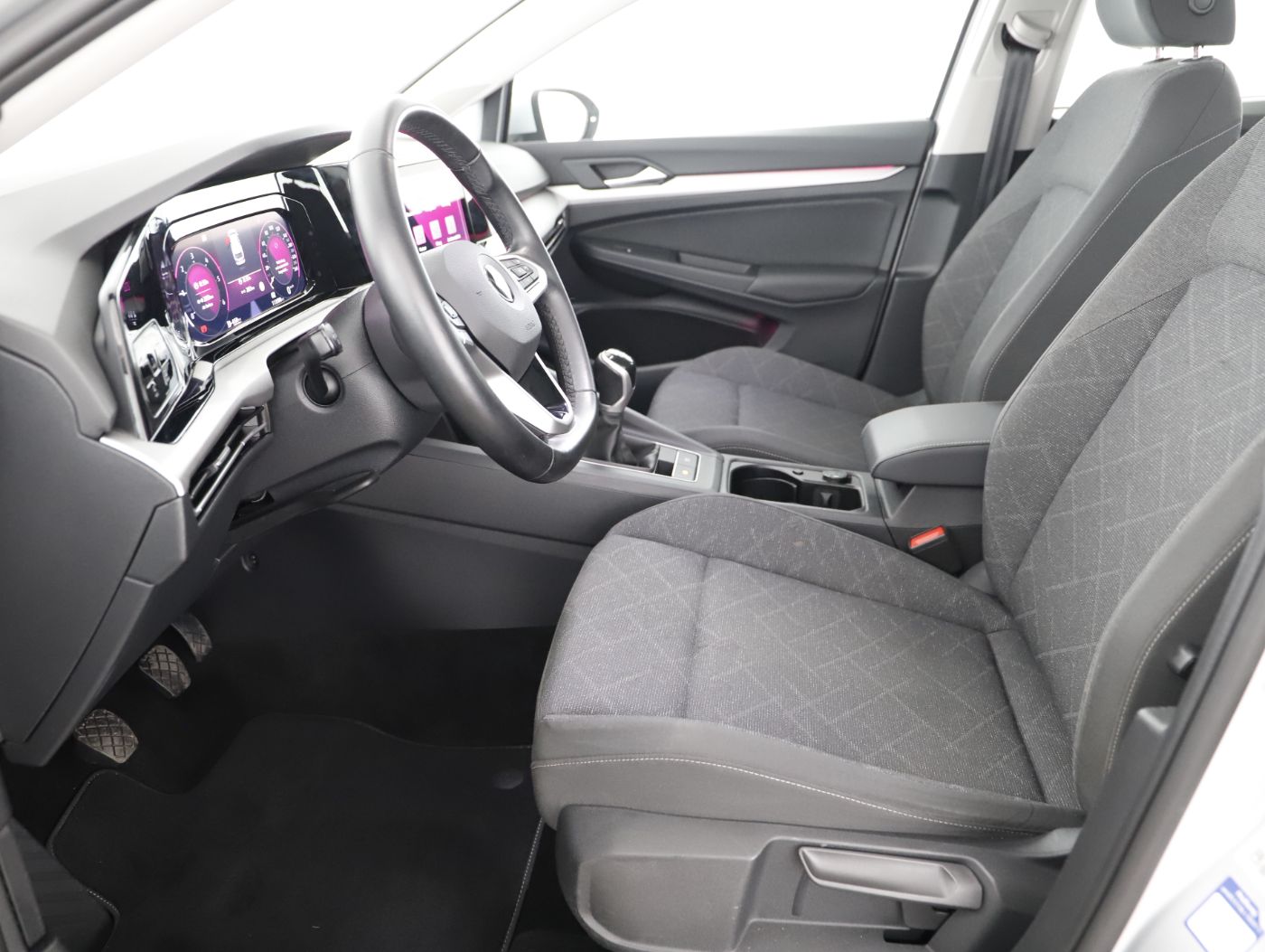 VW Golf VIII Variant 2.0 TDI Life | Bild 10 von 23