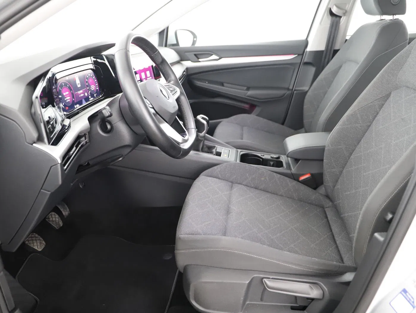 VW Golf VIII Variant 2.0 TDI Life | Bild 10 von 23