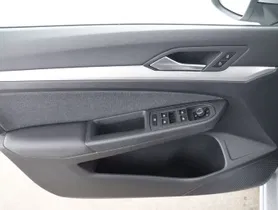VW Golf VIII Variant 2.0 TDI Life | Thumbnail 7 von 23