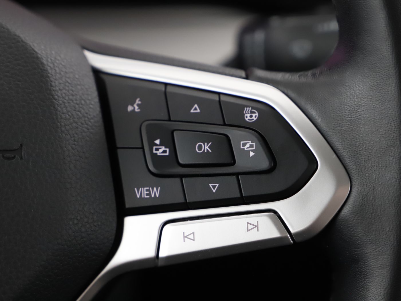 VW Golf VIII Variant 2.0 TDI Life | Bild 15 von 23