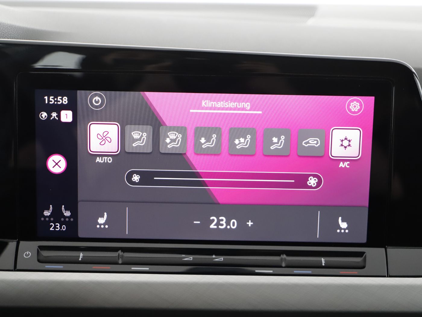 VW Golf VIII Variant 2.0 TDI Life | Bild 17 von 23