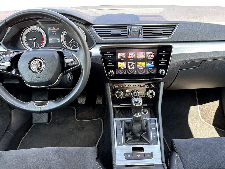 Skoda Superb Combi 1.5 TSI | Bild 13 von 25
