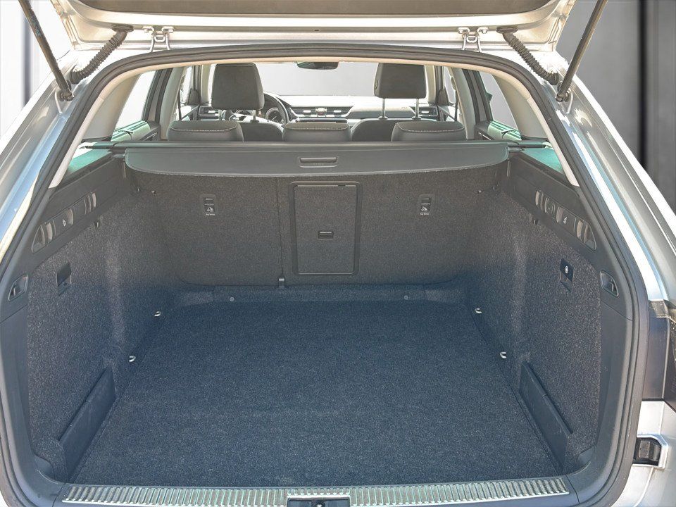Skoda Superb Combi 1.5 TSI | Bild 24 von 25
