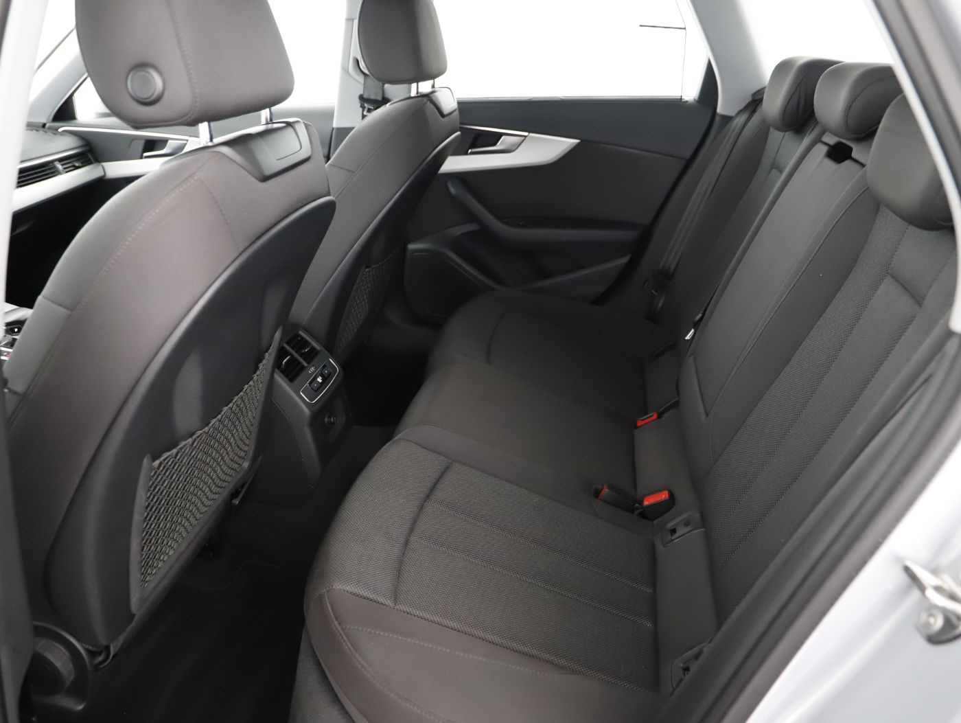 Audi A4 Avant 35 TDI Aut. | Bild 23 von 28