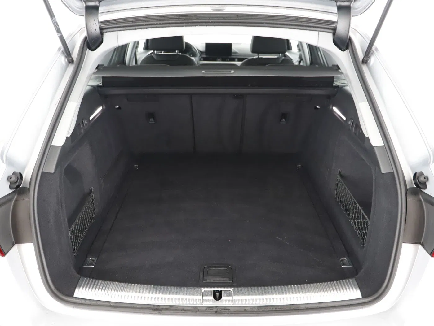 Audi A4 Avant 35 TDI Aut. | Bild 24 von 28