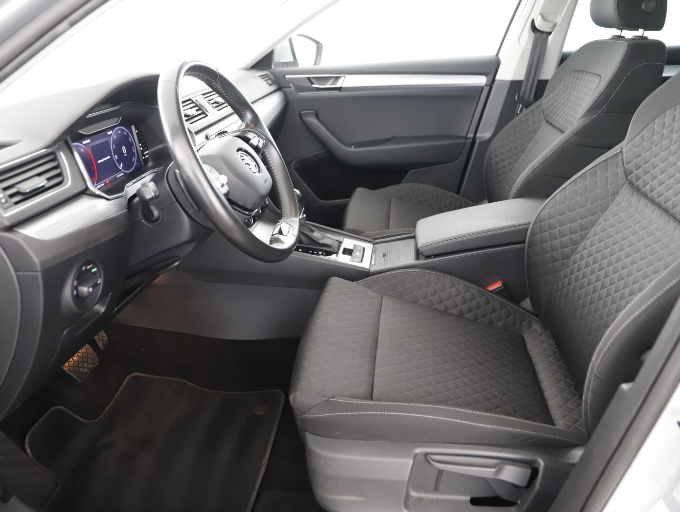 Skoda Superb Combi 2.0 TDI Ambition | Bild 11 von 26